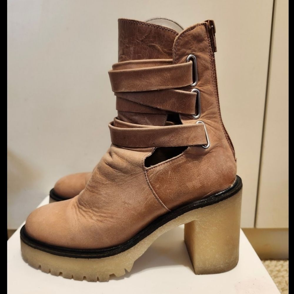 Free People "Jesse" Tan Distressed Leather Strappy Ankle Boots Sz. 7.5 Ret $198